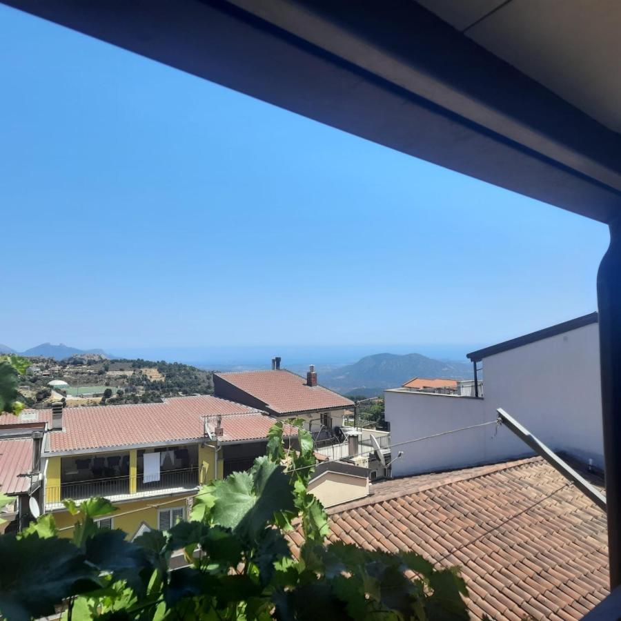 Affittacamere Il Vicoletto Aria Ona Villagrande Strisaili Exteriör bild