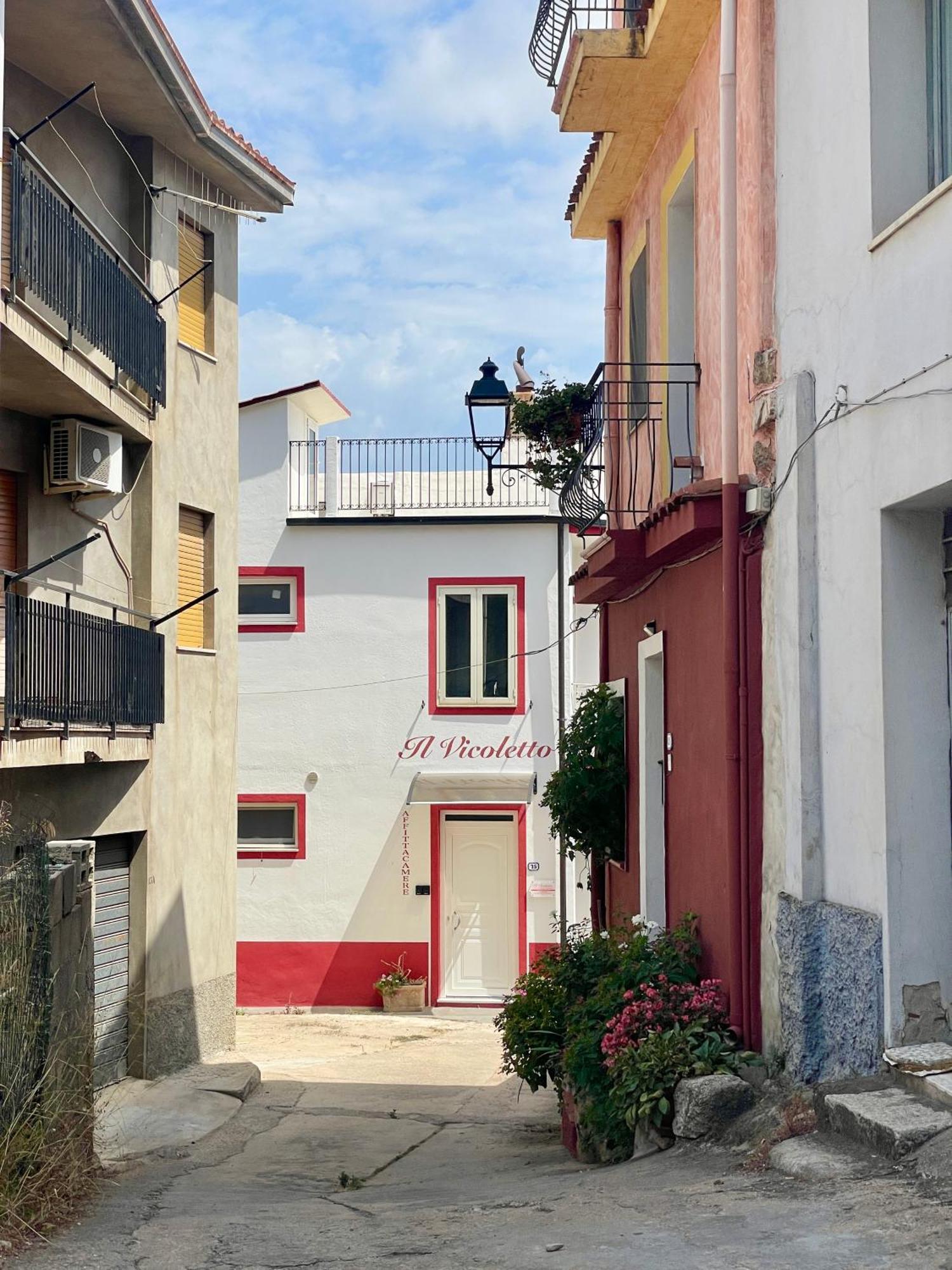 Affittacamere Il Vicoletto Aria Ona Villagrande Strisaili Exteriör bild