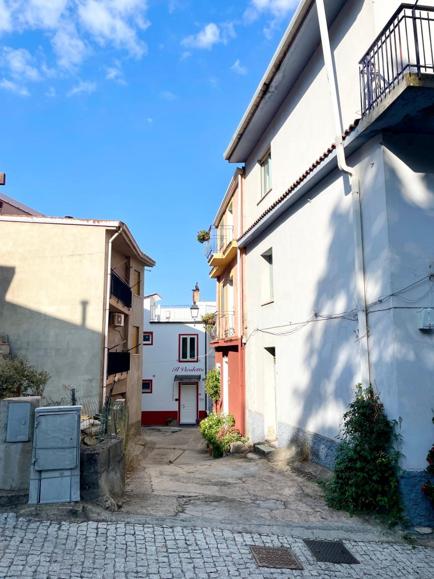 Affittacamere Il Vicoletto Aria Ona Villagrande Strisaili Exteriör bild